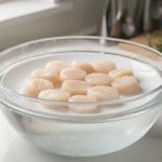 découvrez nos conseils pour décongeler les noix de saint-jacques tout en préservant leur saveur et leur texture délicate, pour des plats savoureux et réussis.